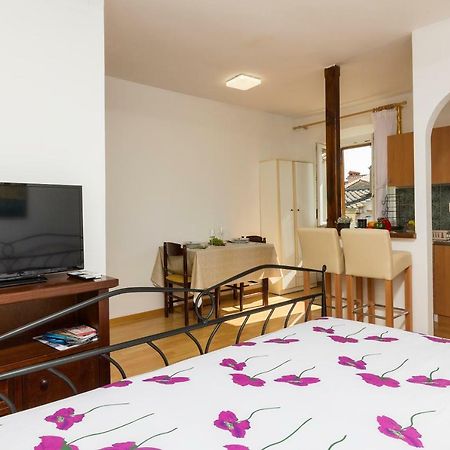 PUY Studio Apartman Ela מראה חיצוני תמונה